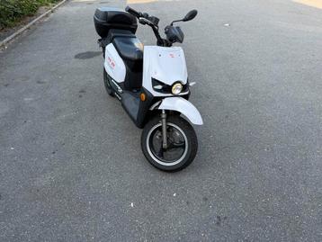 Elektrische scooter 25kmh beschikbaar voor biedingen