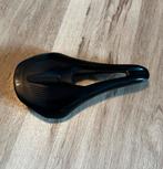 Fizik Vento zadel 140mm, Fietsen en Brommers, Fietsonderdelen, Ophalen of Verzenden, Zo goed als nieuw, Racefiets, Zadel