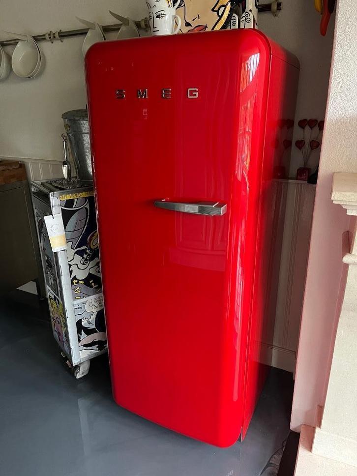 SMEG FAB 28 LR rood linksdraaiend, Witgoed en Apparatuur, Koelkasten en IJskasten, Gebruikt, Met vriesvak, 200 liter of meer, 140 tot 160 cm