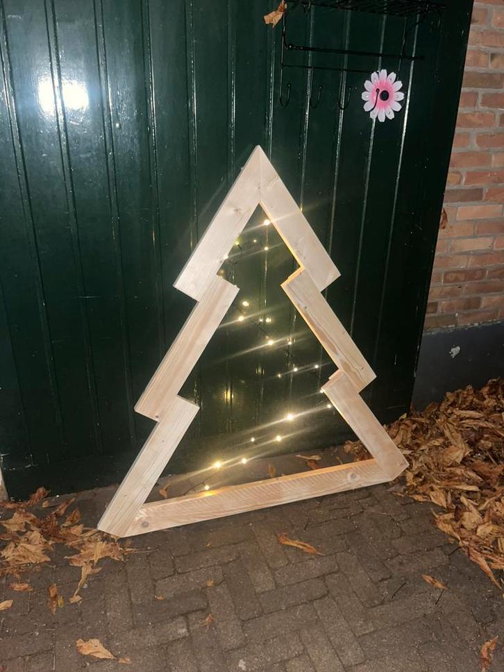 Kerstboom gemaakt van hout, Diversen, Kerst, Nieuw, Ophalen of Verzenden