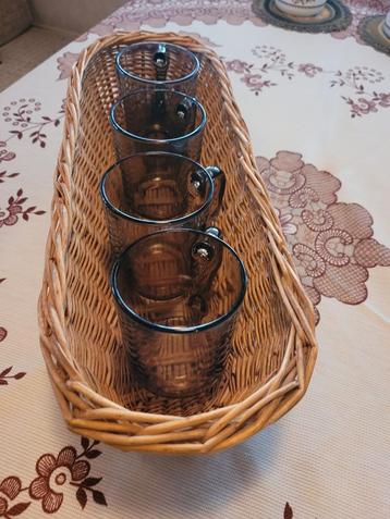 Vintage Rookglazen Mokken Set van 4 in  mandje beschikbaar voor biedingen