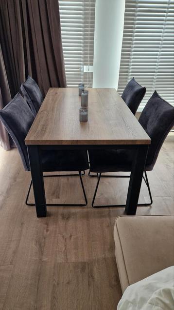 Tafel Empire inclusief stoelen beschikbaar voor biedingen