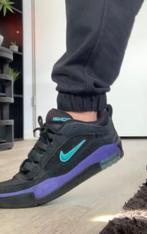 Nike Ishod wair black purple Air, maat 9,5 / 43 BIJNA NIEUW!, Zwart, Nike, Ophalen of Verzenden, Zo goed als nieuw