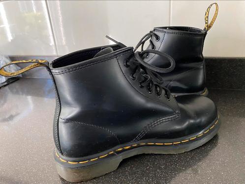 'Dr. Martens 101 YELLOW STITCH SMOOTH LEREN ENKELLAARZEN 41, Kleding | Dames, Schoenen, Zo goed als nieuw, Ophalen