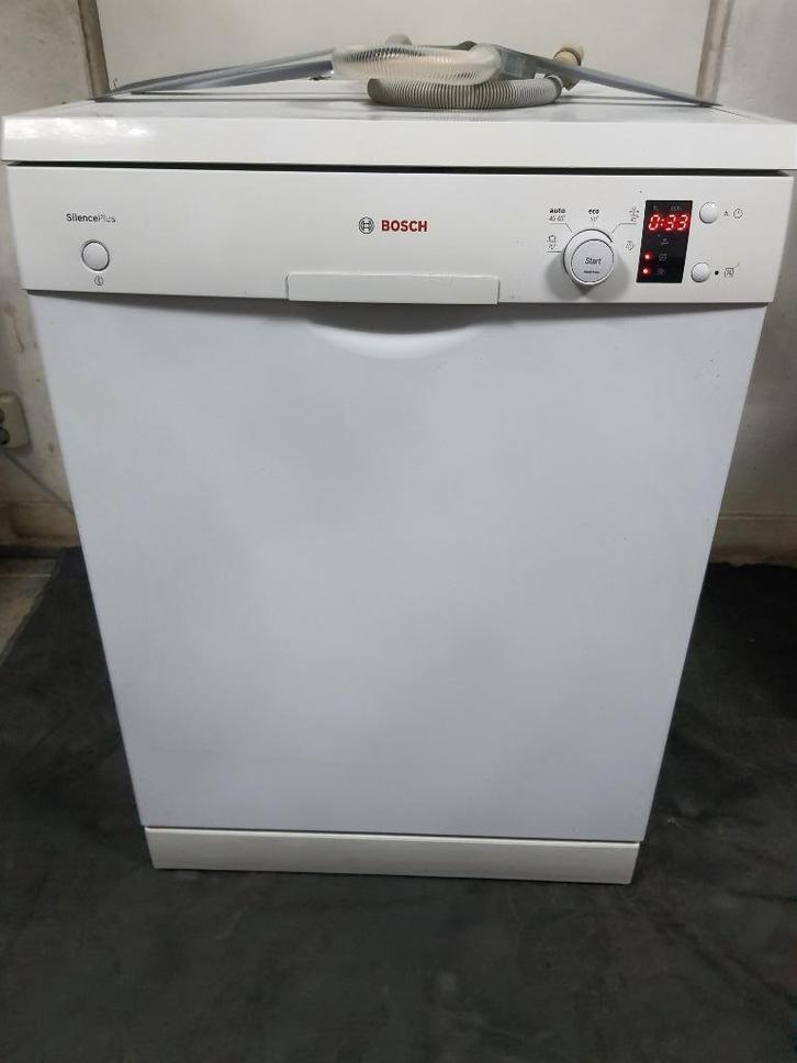 Energie A+ Bosch vaatwasser werkt Perfect, Witgoed en Apparatuur, Vaatwasmachines, Zo goed als nieuw, Vrijstaand, Minder dan 85 cm