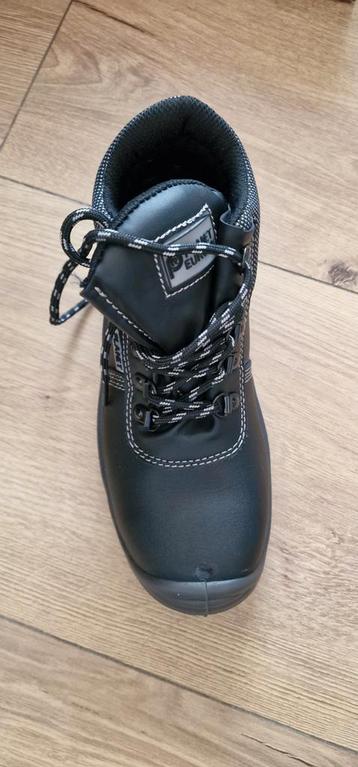 Nieuw? Schoenen  beschikbaar voor biedingen