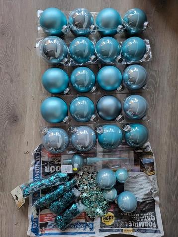 Kerstballen extra groot beschikbaar voor biedingen