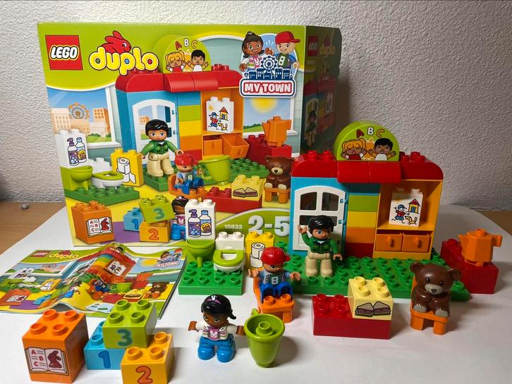 Duplo 10833 Kleuterklas+doos+instructieboekje, Kinderen en Baby's, Speelgoed | Duplo en Lego, Zo goed als nieuw, Duplo, Ophalen of Verzenden