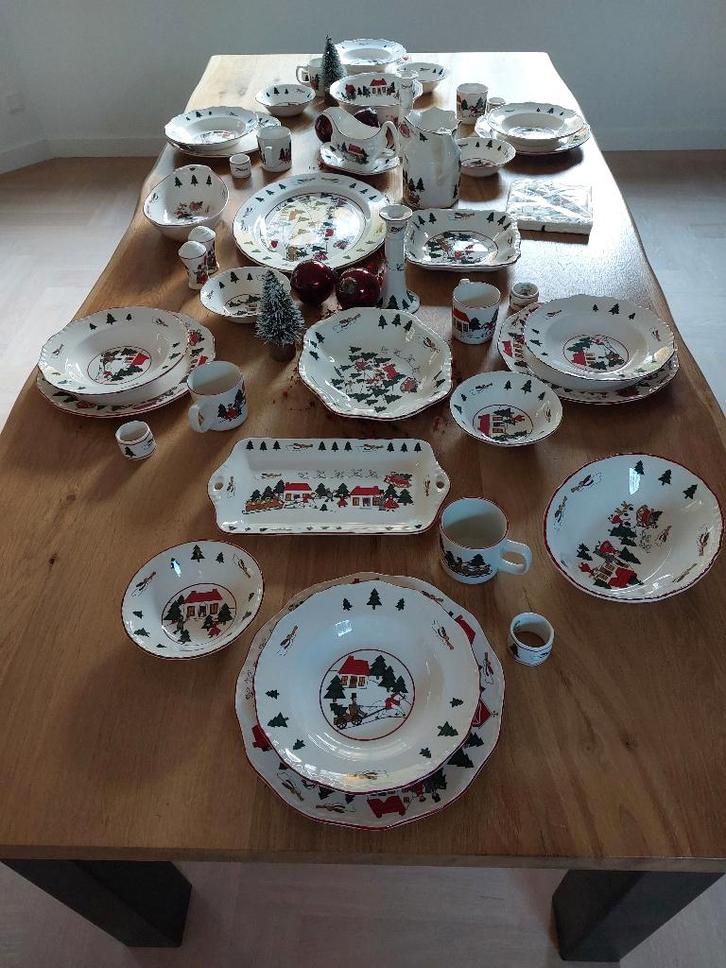 kerstservies Mason's Christmas Village deel 1, Huis en Inrichting, Keuken | Servies, Zo goed als nieuw, Compleet servies, Overige stijlen