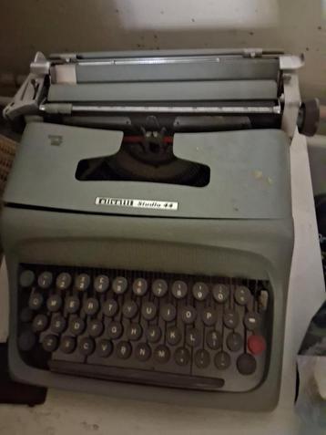 Typemachine  beschikbaar voor biedingen