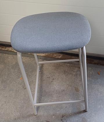Grijze Stoffen Kruk Zithoogte 62cm beschikbaar voor biedingen