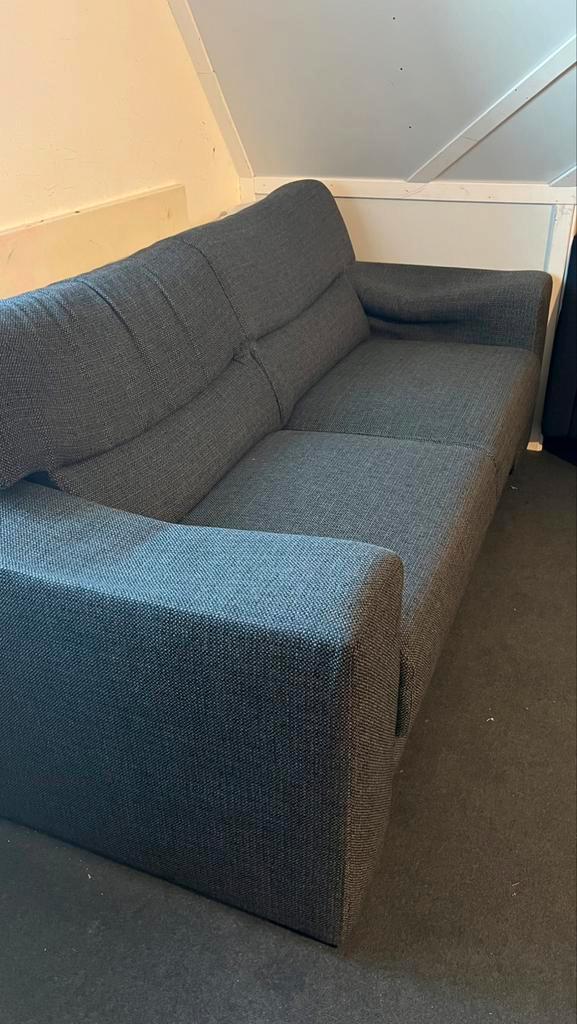 Comfortabel 2keer 2 zits bank grijs, Huis en Inrichting, Banken | Complete zithoeken, Gebruikt, Stof, Ophalen