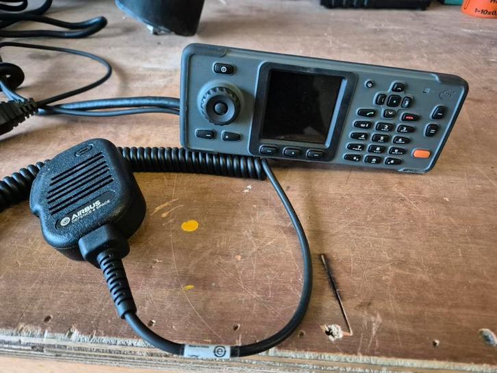 Airbus Defence & Space TMR880i Tetra Mobilofoon, Telecommunicatie, Portofoons en Walkie-talkies, Ophalen of Verzenden