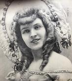 DAME MET LANG HAAR - krullen, Verzenden, Voor 1920, Gelopen, Sterren en Beroemdheden