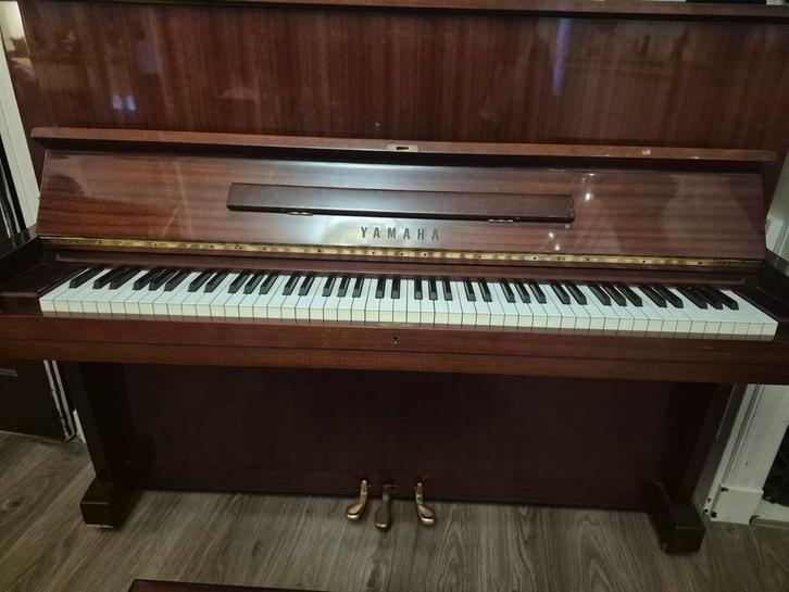Yamaha U1 serienummer 1080444, Muziek en Instrumenten, Piano's, Gebruikt, Piano, Bruin, Ophalen