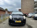 Toyota Yaris 1.3 16V Vvt-i 5DR 2006 Zwart, Auto's, Voorwielaandrijving, Stof, Zwart, 4 cilinders