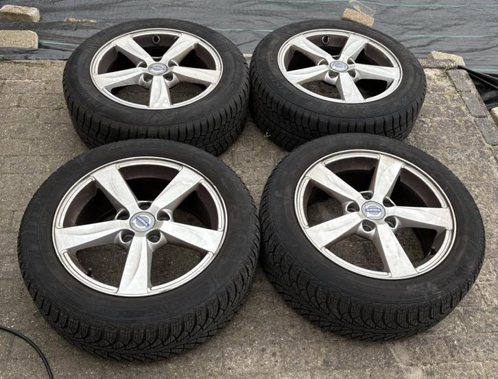 4x Volvo V40 velgen met winterbanden 205/55 R16, Auto diversen, Auto-accessoires, Nieuw, Ophalen of Verzenden