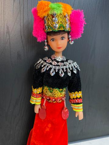 Vintage pop (Oud Chinees etnische volk) beschikbaar voor biedingen