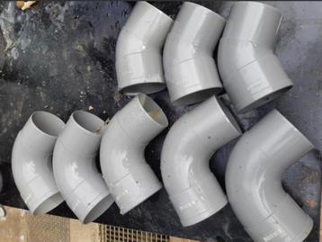 Hemelwater afvoer bochten 100 mm beschikbaar voor biedingen