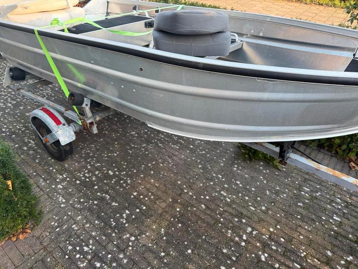 Aluminium Boot Emok 300 + trailer, Watersport en Boten, Vis- en Consoleboten, Gebruikt, Tot 10 pk, 3 tot 6 meter, Benzine, Buitenboordmotor