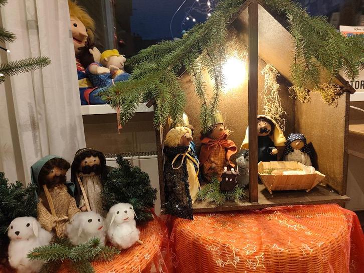 Leuke kerststal met verlichting, Diversen, Kerst, Gebruikt, Ophalen