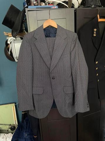 Jaren 70 pak met flare pants beschikbaar voor biedingen