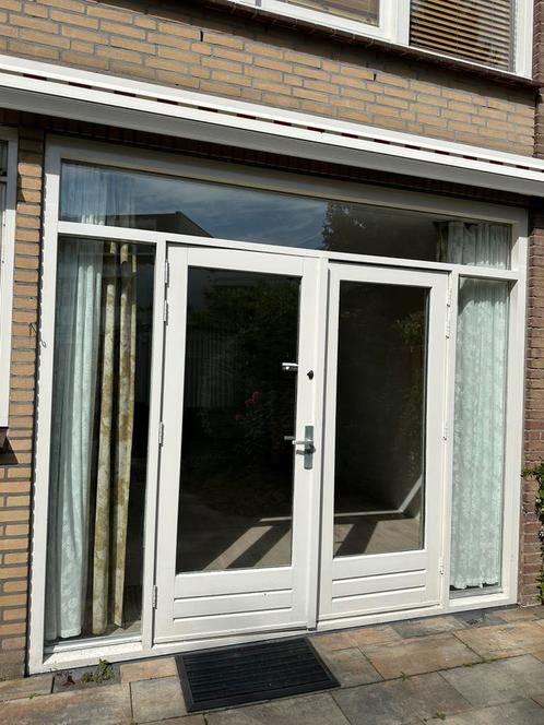 Houten pui en kozijnen MOET WEG, Doe-het-zelf en Verbouw, Kozijnen en Schuifpuien, Zo goed als nieuw, Raamkozijn, Hout, 225 cm of meer
