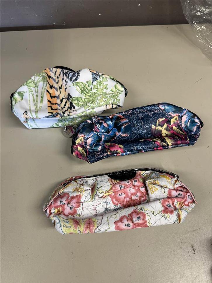 firstclass tasjes - British Airways First Class Alice Temper, Verzamelen, Merken en Reclamevoorwerpen, Zo goed als nieuw, Reclamebord