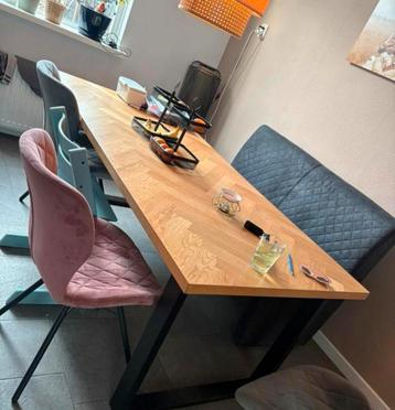 Prachtige eettafel visgraat 200 cm lang  beschikbaar voor biedingen