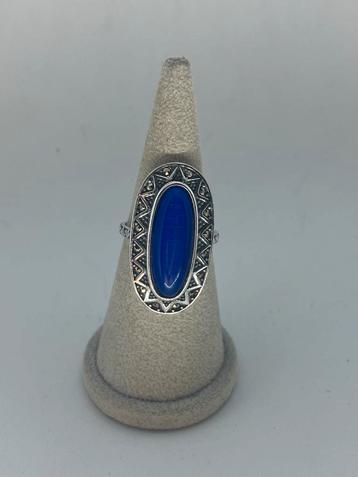 Zilveren ring met lapis lazuli beschikbaar voor biedingen