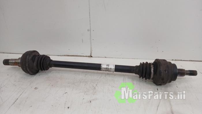 Aandrijfas links-achter van een Mercedes Vito, Auto-onderdelen, Remmen en Aandrijving, Mercedes-Benz, Gebruikt, 3 maanden garantie