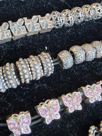 Diverse 925 Zilveren Bedels met en zonder Strass beschikbaar voor biedingen