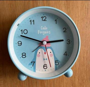 Leuke Cute Penguins wekker. Kinder wekker met pinquïn. Blauw beschikbaar voor biedingen