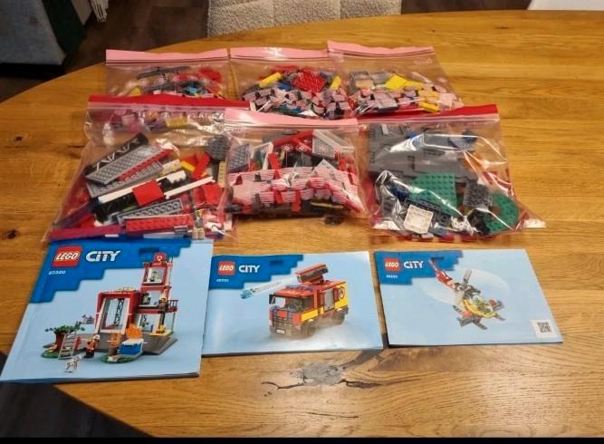 Lego brandweerkazerne 60320, Kinderen en Baby's, Speelgoed | Duplo en Lego, Zo goed als nieuw, Lego, Complete set, Ophalen of Verzenden