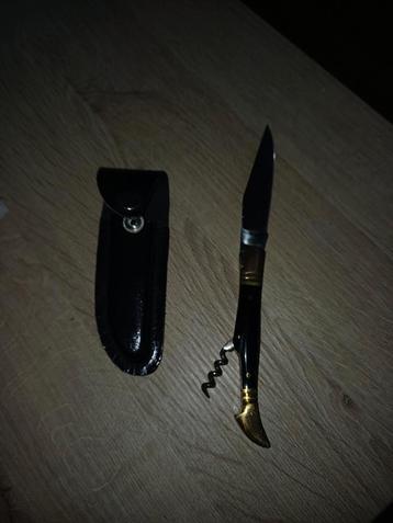 Laguiole zakmes met mapje beschikbaar voor biedingen