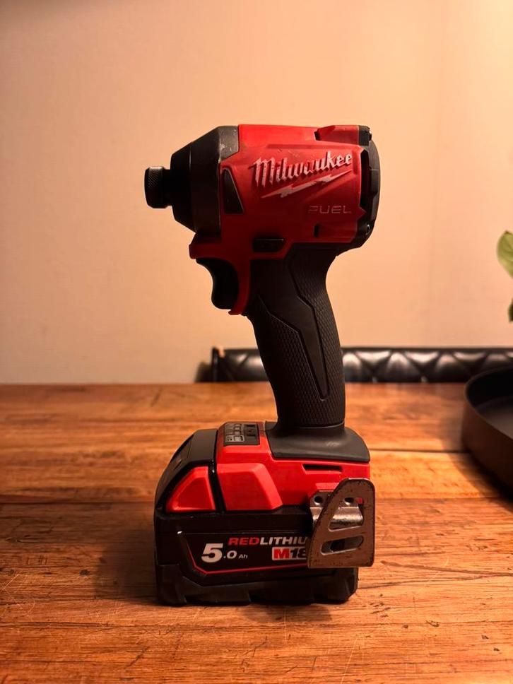 Milwaukee M18 slagschroefmachine, Doe-het-zelf en Verbouw, Gereedschap | Boormachines, Zo goed als nieuw, Boor- en Schroefmachine