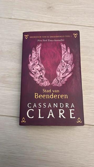 Cassandra Clare - Stad van Beenderen beschikbaar voor biedingen