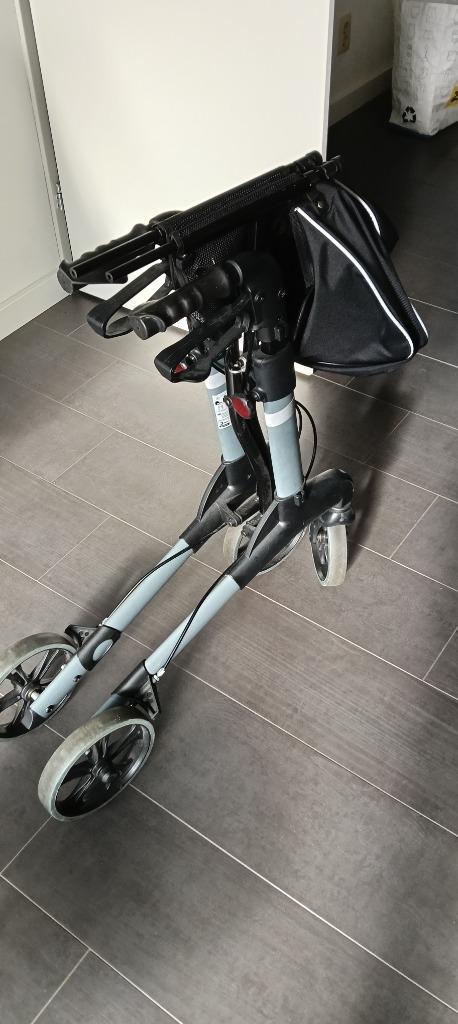 Licht gewicht rollator, Diversen, Rollators, Zo goed als nieuw, Lichtgewicht, Opvouwbaar, Ophalen