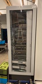 Serverkast 2 meter hoog met voet, Ophalen, Gebruikt, Plaatstaal