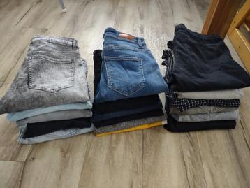 Prachtig broeken pakket, kledingpakket spijkerbroeken, M/L. beschikbaar voor biedingen