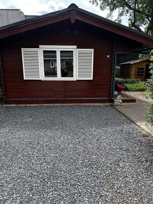 Te koop sfeervolle blokhut op mooi verzorgd park Beekbergen, Vakantie, Vakantiehuizen | Nederland, Gelderland en Veluwe, Chalet, Bungalow of Caravan