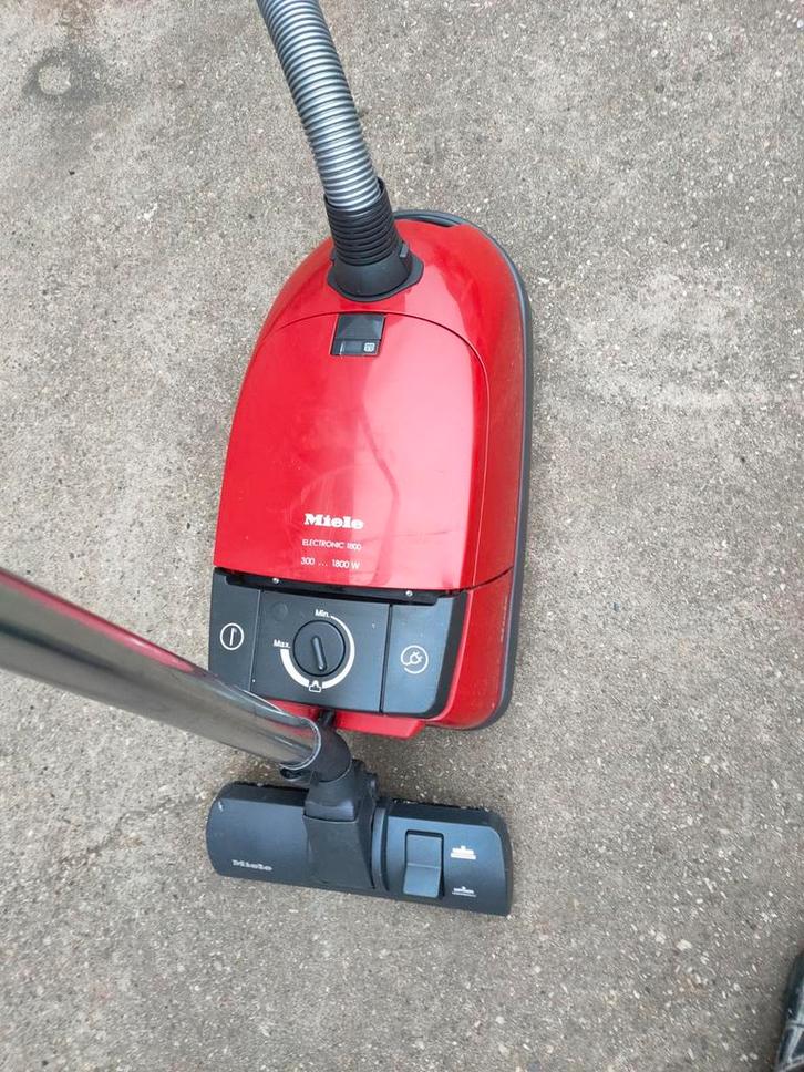 Miele Electronic 1800 Stofzuiger - Goed Onderhouden, Witgoed en Apparatuur, Stofzuigers, Gebruikt, Stofzuiger, 1600 tot 2000 watt