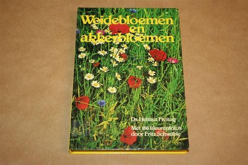 Weidebloemen en akkerbloemen - Helmut Freitag, Boeken, Natuur, Gelezen, Ophalen of Verzenden