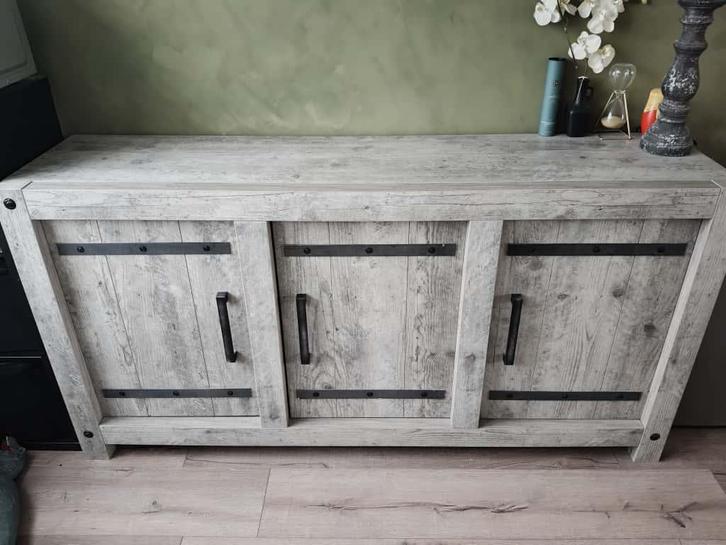 Dressoir “Jetty”, Huis en Inrichting, Kasten | Dressoirs, Zo goed als nieuw, 150 tot 200 cm, 25 tot 50 cm, Ophalen