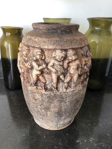Bijzondere vintage aardewerk vaas  beschikbaar voor biedingen