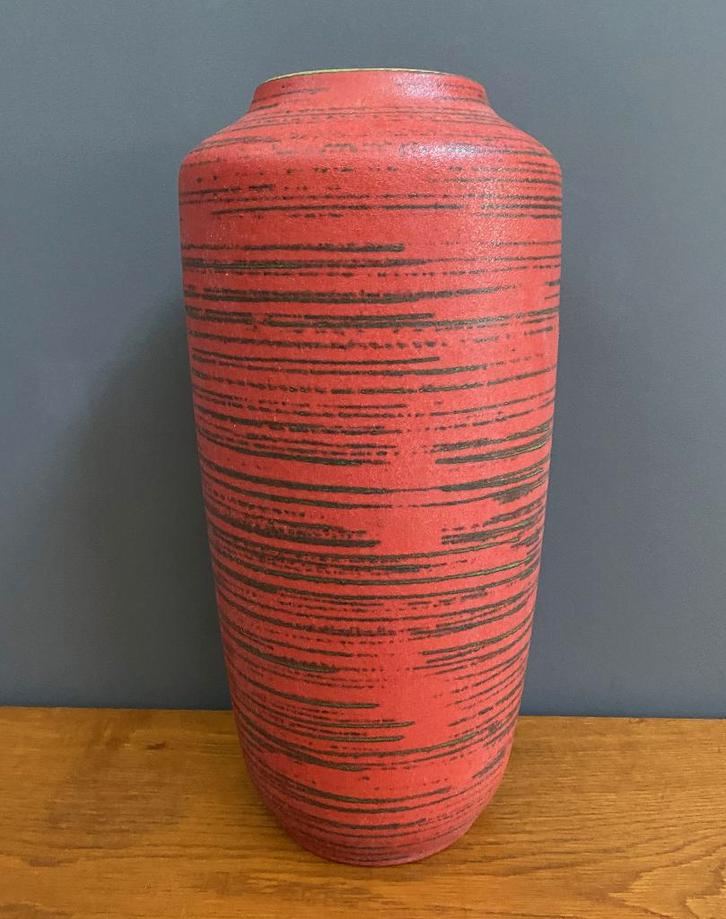 60 70's VAAS NR6 Grote Scheurich vaas rood streep 45cm hoog, Huis en Inrichting, Woonaccessoires | Vazen, Gebruikt, Rood, Minder dan 50 cm