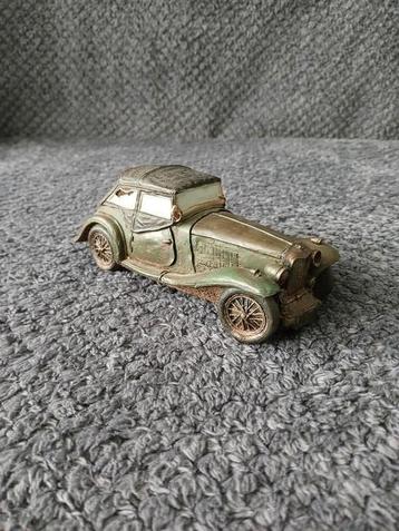 Kunststof model autowrak. beschikbaar voor biedingen