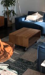 Teak houten salontafel op wielen, Huis en Inrichting, Gebruikt, 100 tot 150 cm, Teakhout, Minder dan 50 cm