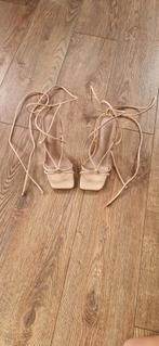 Mooie nude kleurige sandaaltjes maat 38, Ophalen of Verzenden, Zo goed als nieuw, Beige, Sandalen of Muiltjes