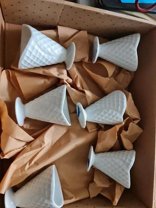Porseleinen IJshoorntjes set, Huis en Inrichting, Keuken | Servies, Zo goed als nieuw, Overige typen, Overige stijlen, Keramiek